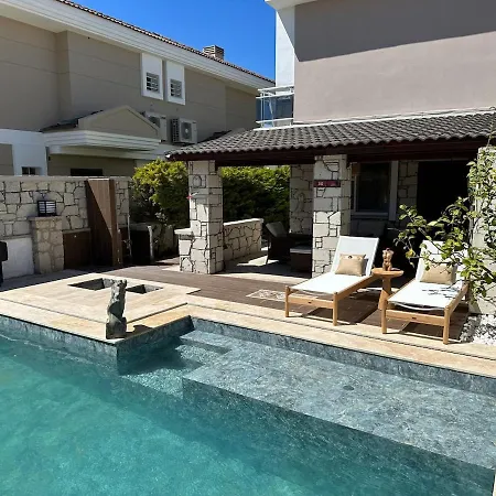 Detached House With Pool In Alacati * Кешме