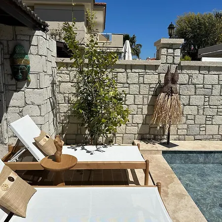 Detached House With Pool In Alacati 别墅