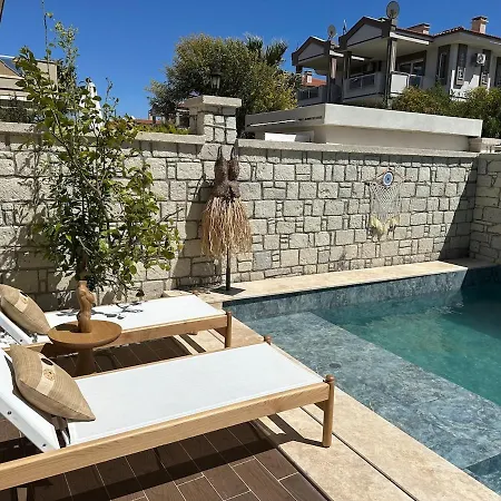 Villa Detached House With Pool In Alacati Çeşme
